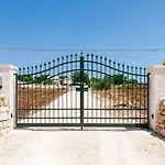 Charming - D'itria With Trullo By Wonderful Italy * Ostuni