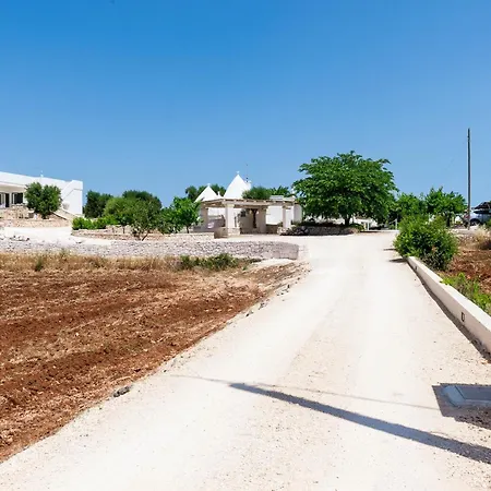 Charming - D'itria With Trullo By Wonderful Italy * Ostuni